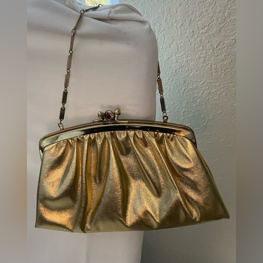 60’s Vintage Mettalic Gold HL Evening Handbag with Link Gold Chain Kiss Lock